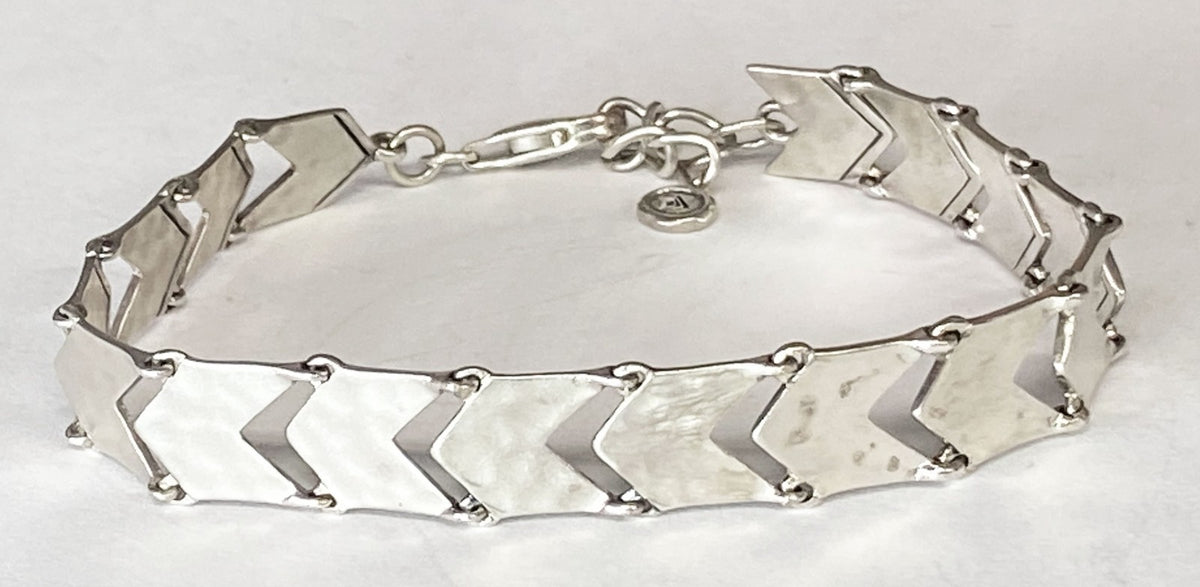 Sterling Silver Silpada Chevron Hammered Link Medium B3298 Bracelet 11mm 8.5" - Image 3