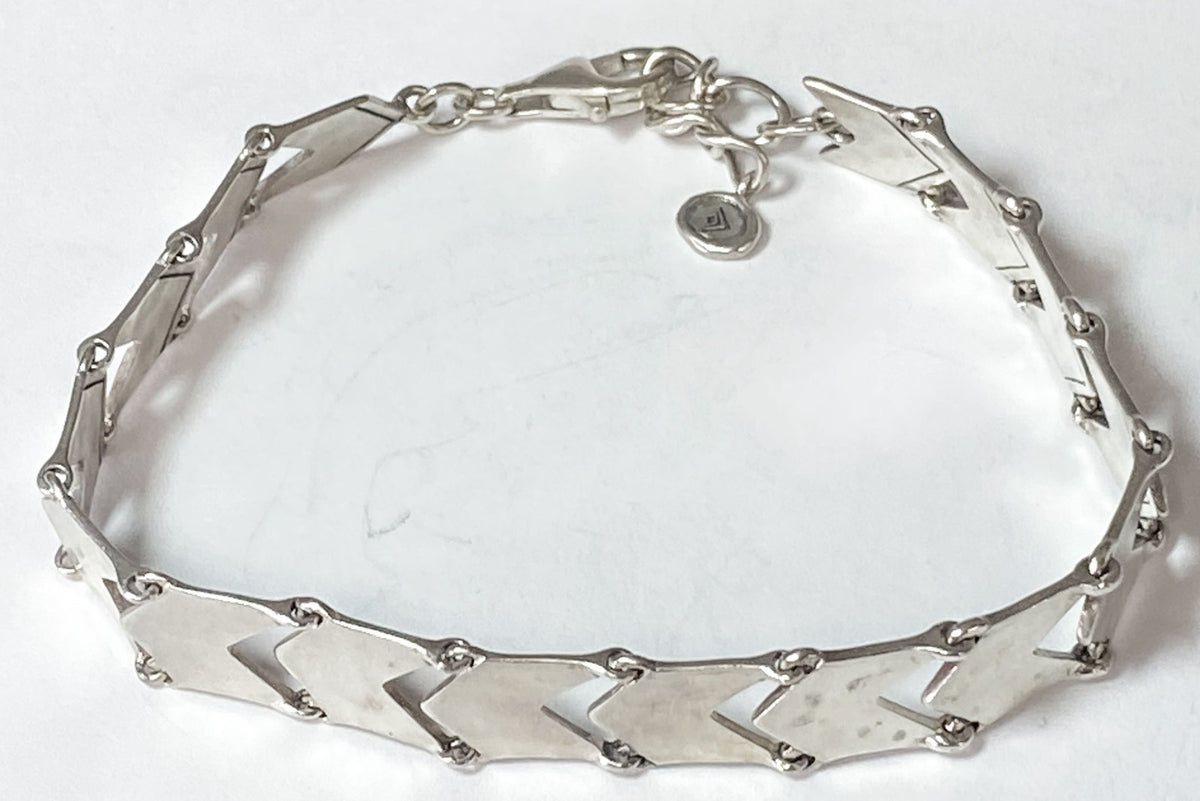 Sterling Silver Silpada Chevron Hammered Link Medium B3298 Bracelet 11mm 8.5" - Image 4
