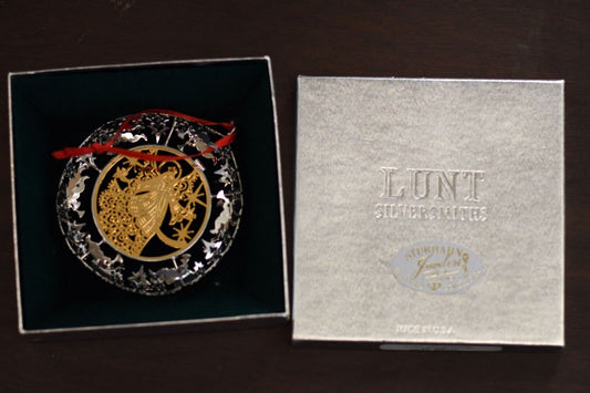 Vintage Lunt Silversmith Angel Wreath Christmas Holiday Ornament w/Box 3 1/4"