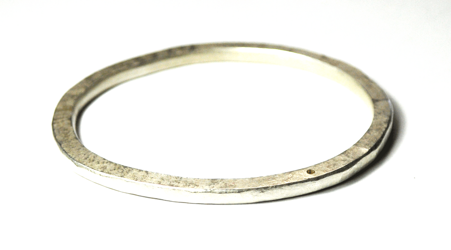 Melle Finelli Sterling Silver Hammered Oval Bangle Medium 3.5x4mm Bracelet