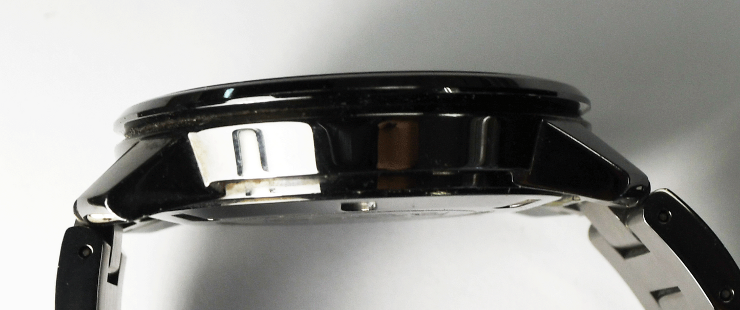Movado Bold Quartz 01.1.34.6137 Wristwatch 42mm Gunmetal Stainless 6-3/4" Wrist