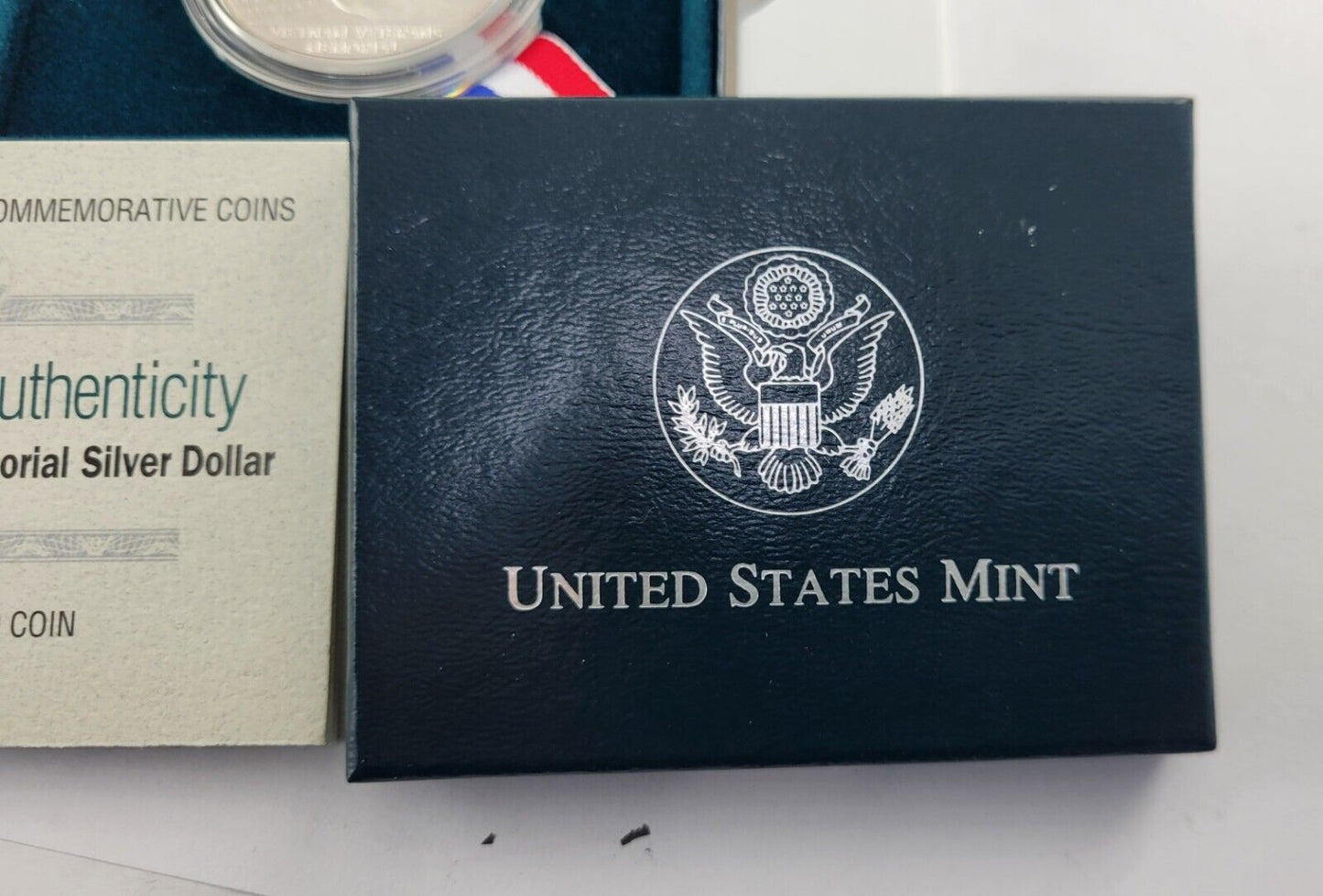 1994 W Vietnam Veterans Memorial BU Commemorative Silver Dollar US Coin Boxed