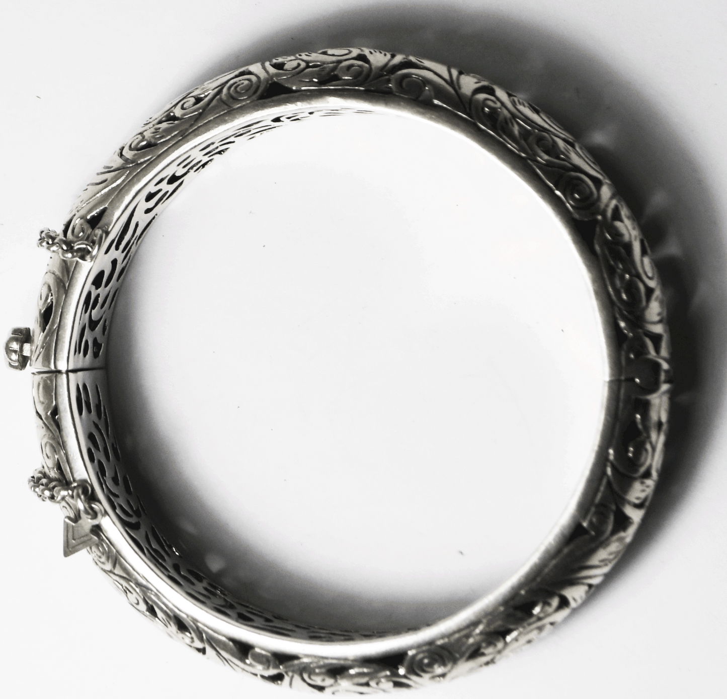 Sterling Silpada Forever Stunning Filigree Large Bangle Hinged Bracelet B1829