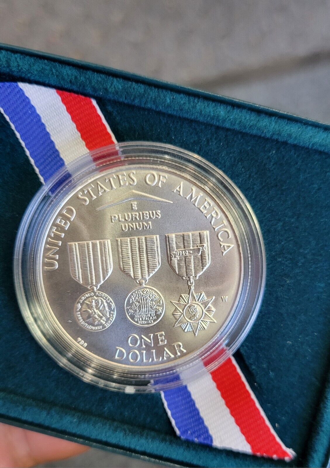 1994 W Vietnam Veterans Memorial Commemorative Silver Dollar Boxed Complete