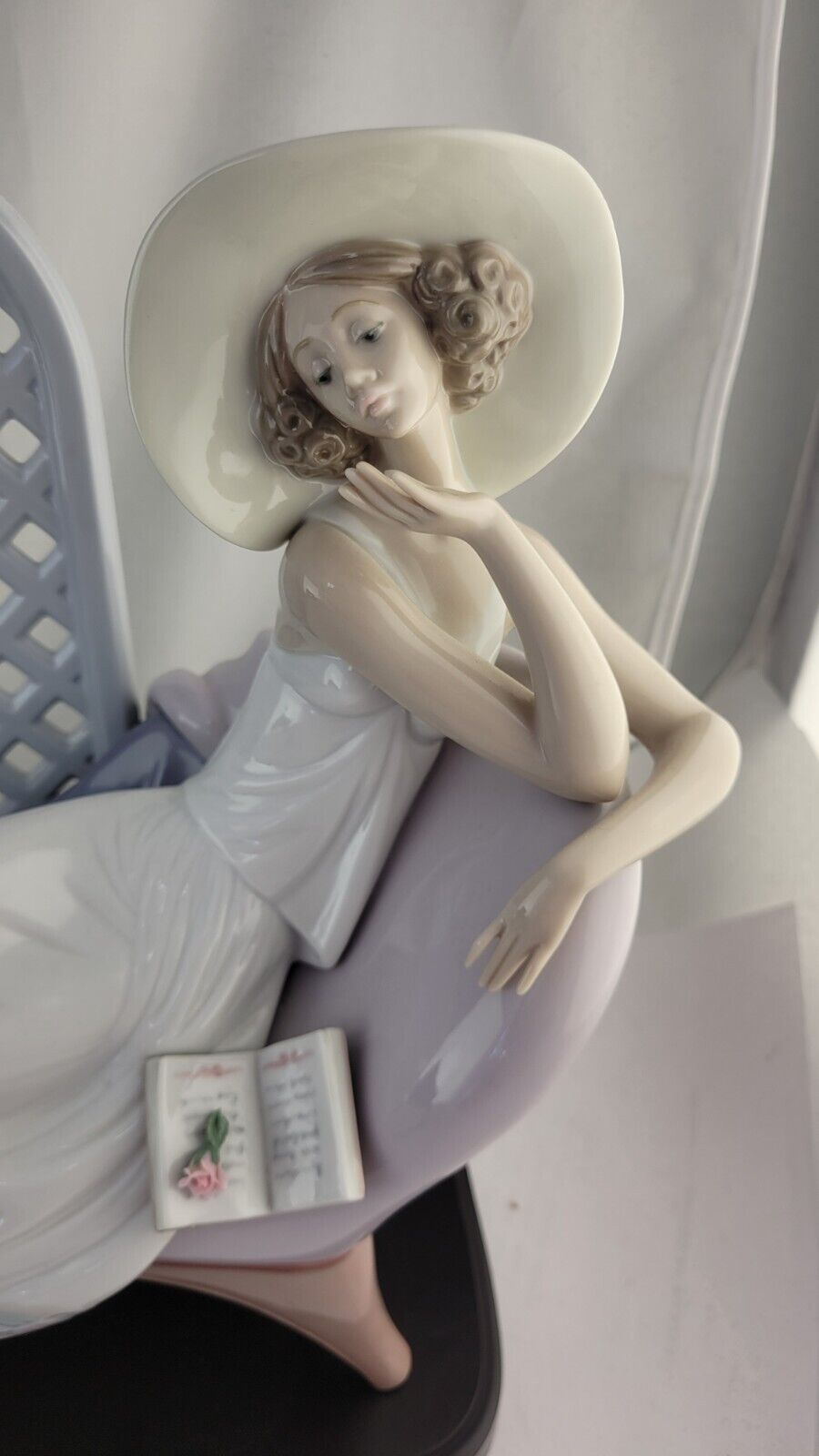 Lladro Garden Of Dreams #7634 Girl Figurine Limited Edition Spain w/Wooden Base