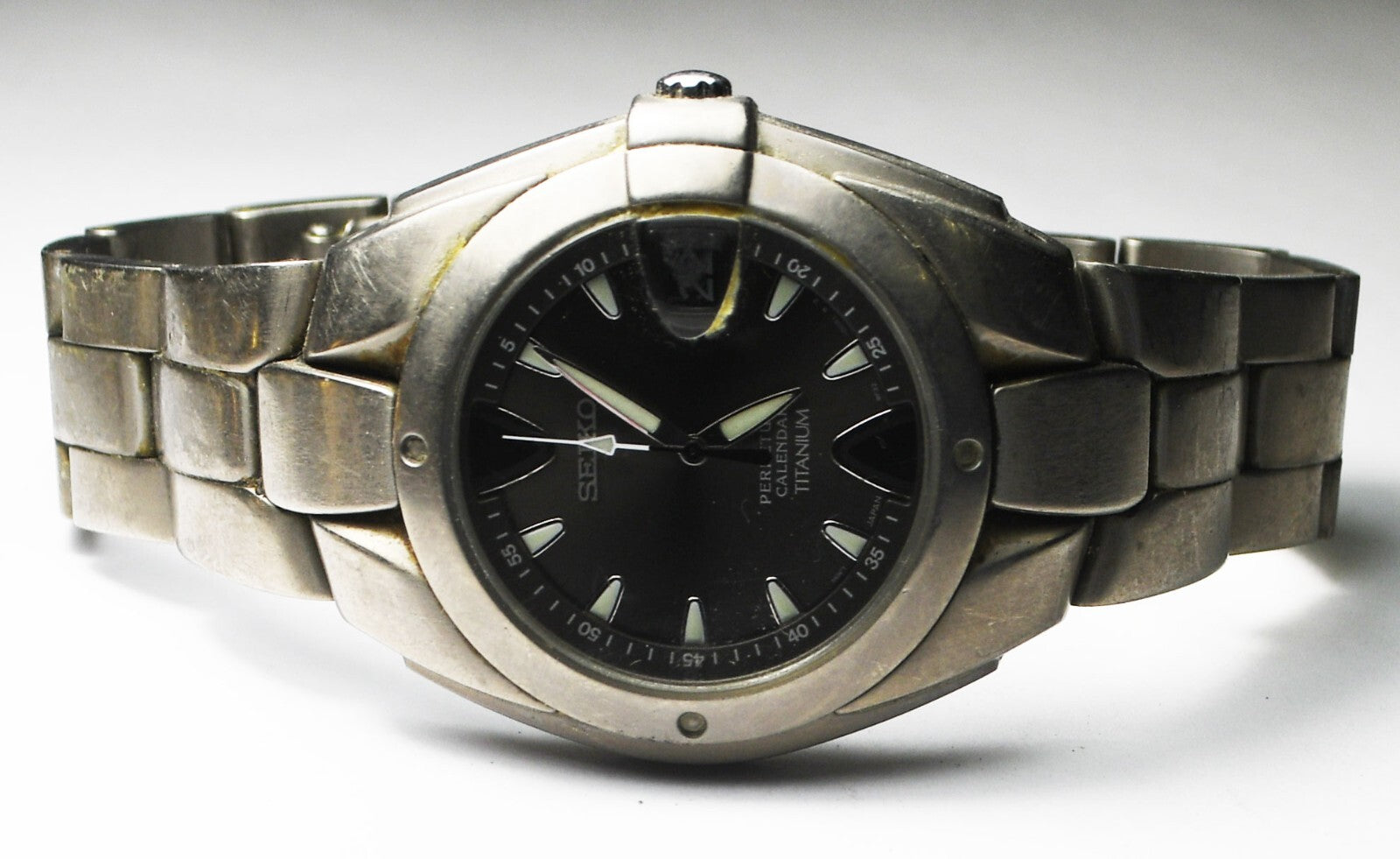 Men's Seiko Titanium Perpetual Calendar Gray 8F32-0049 Wristwatch