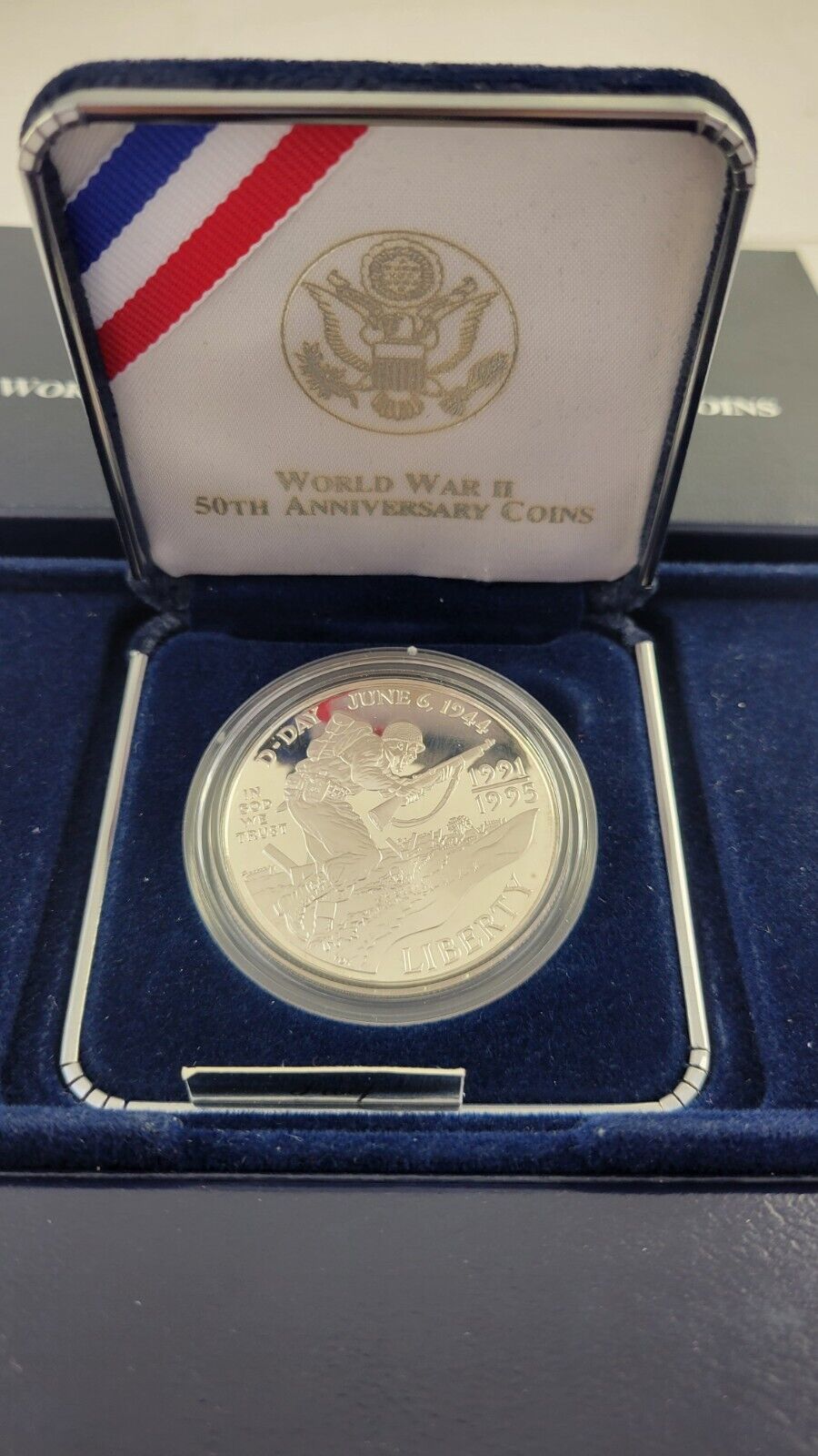 World War II 50th Anniversary Commemorative Coins US Mint W Silver Dollar Boxed