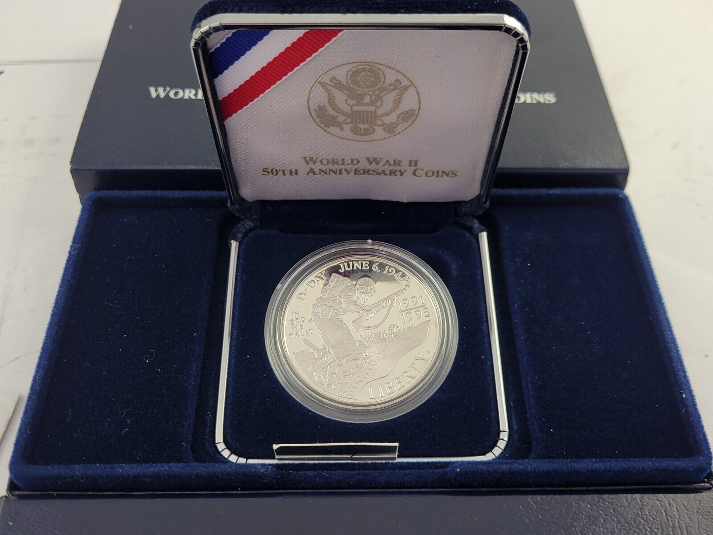 World War II 50th Anniversary Commemorative Coins US Mint W Silver Dollar Boxed