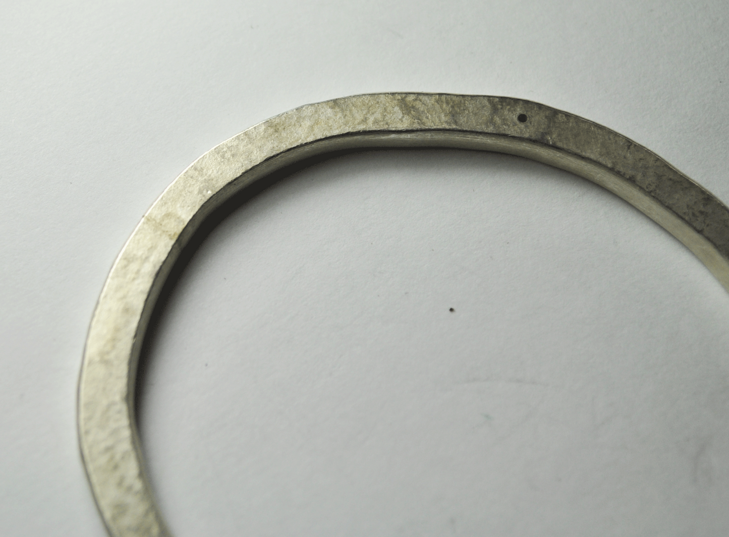 Melle Finelli Sterling Silver Hammered Oval Bangle Medium 3.5x4mm Bracelet