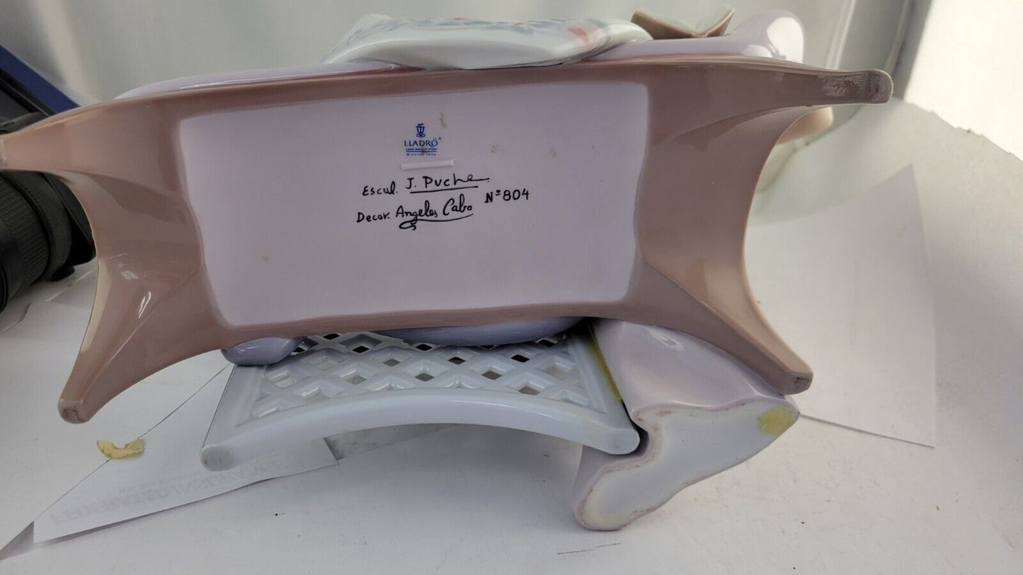 Lladro Garden Of Dreams #7634 Girl Figurine Limited Edition Spain w/Wooden Base