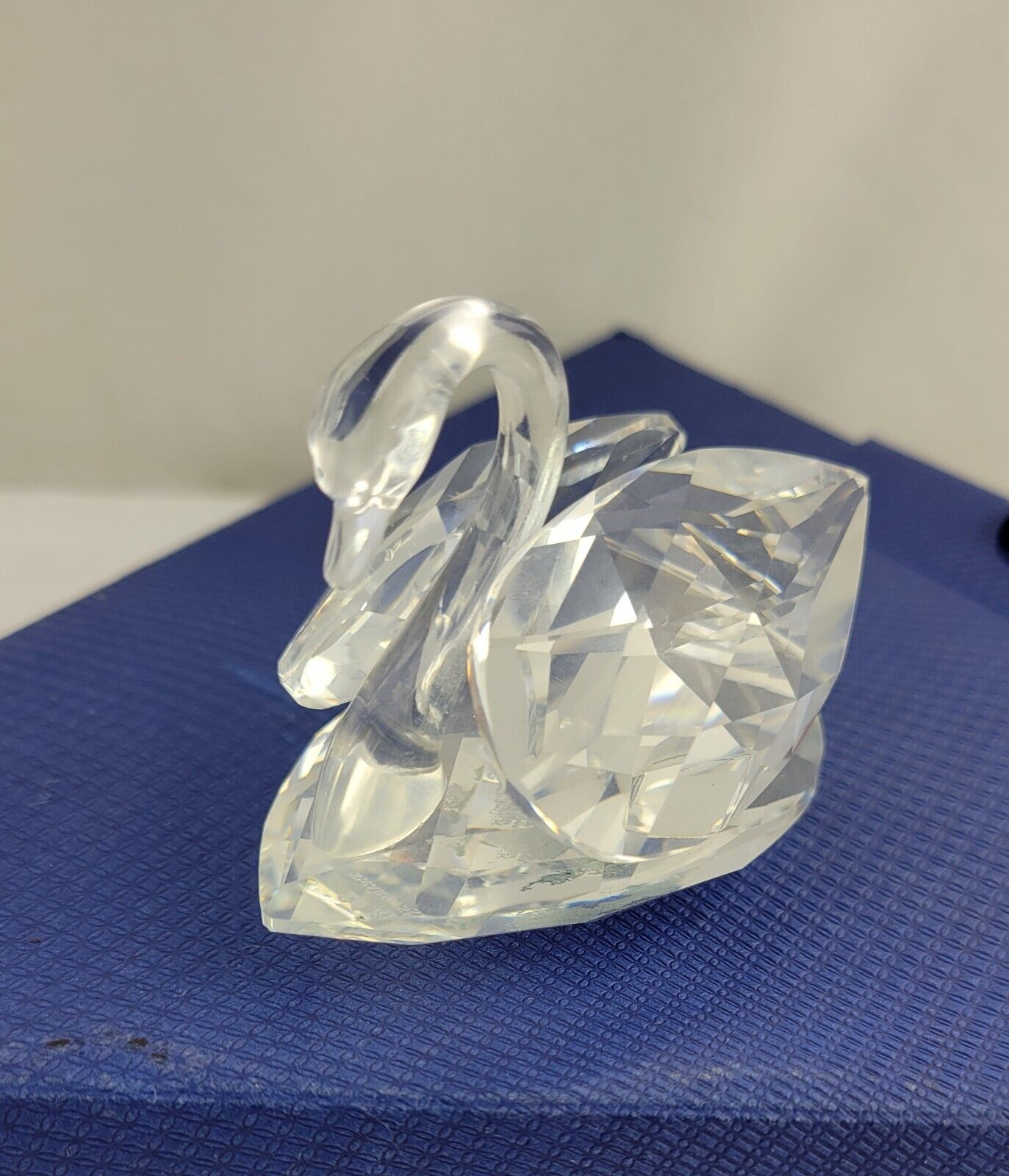 Swarovski Crystal Large Swan  Figurine Austria No Box 3 "x 2"