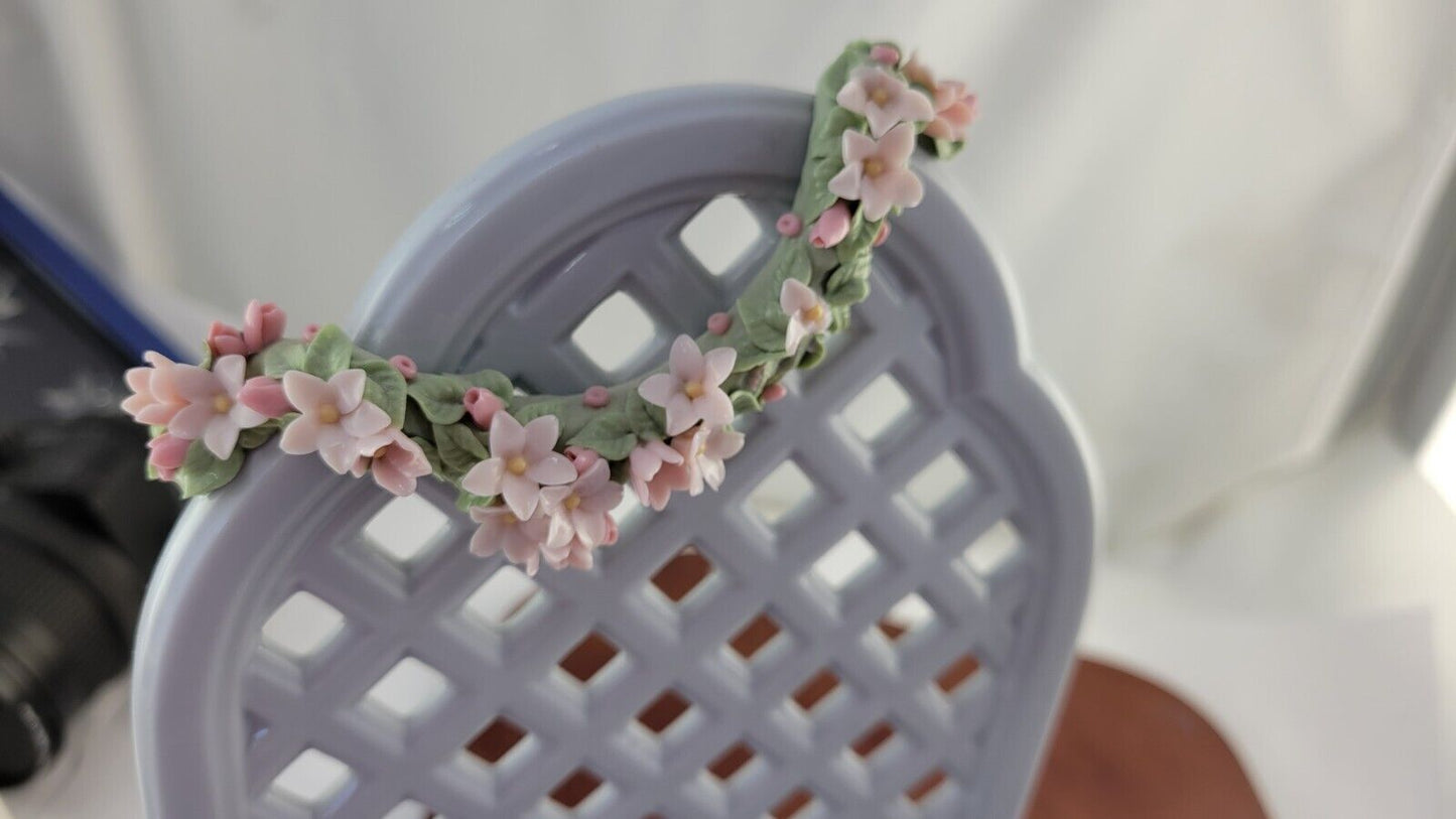 Lladro Garden Of Dreams #7634 Girl Figurine Limited Edition Spain w/Wooden Base