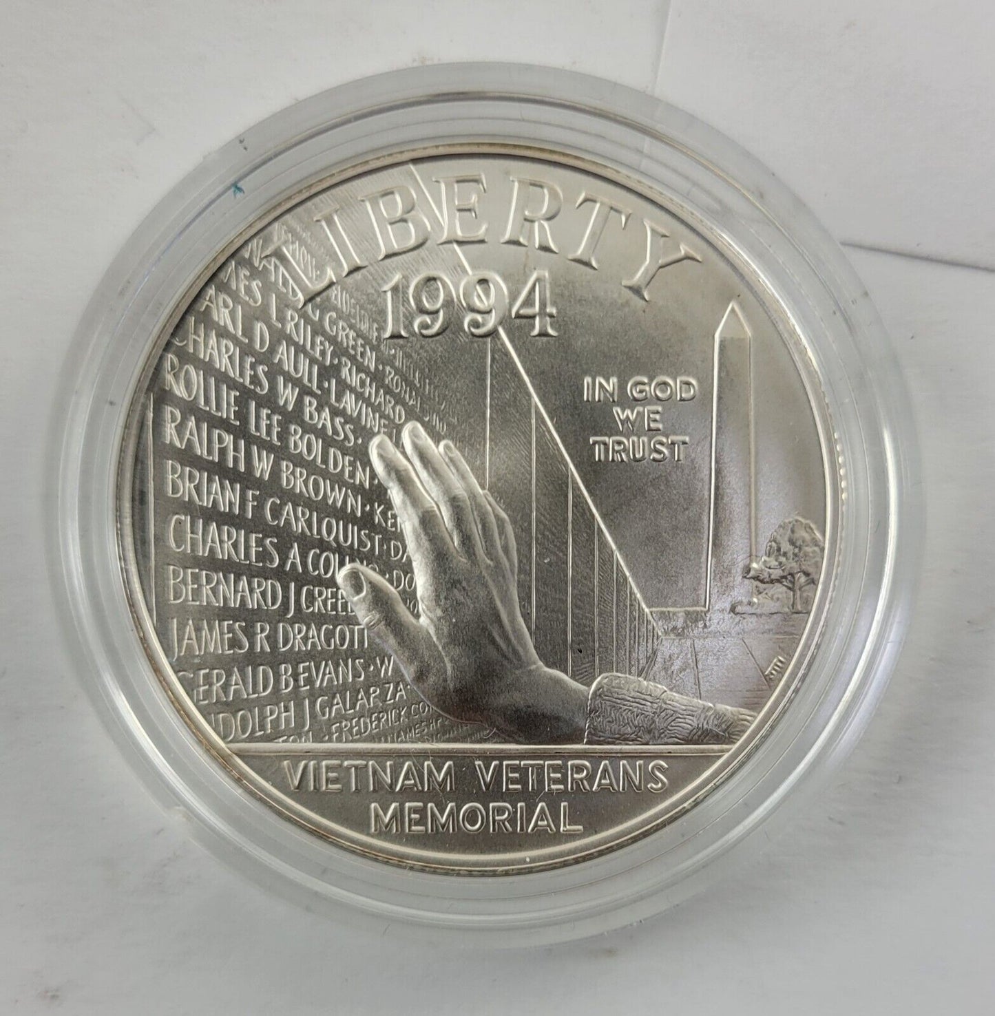 1994 W Vietnam Veterans Memorial BU Commemorative Silver Dollar US Coin Boxed