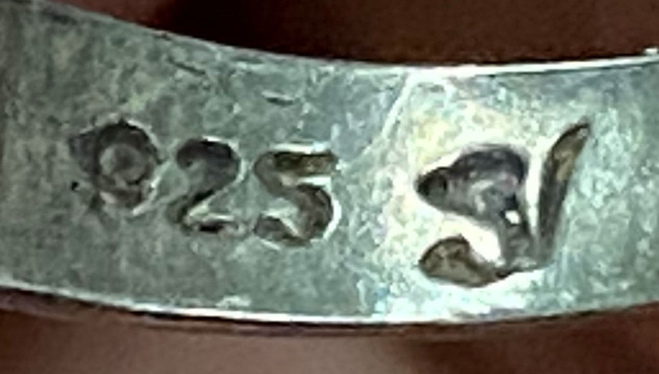 46424933
