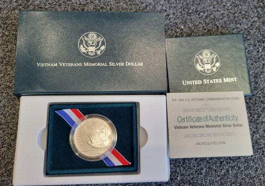 1994 W Vietnam Veterans Memorial Commemorative Silver Dollar Boxed Complete