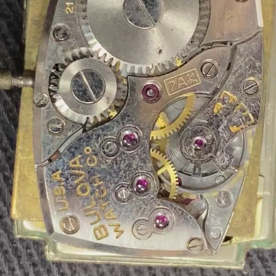 Vintage Bulova 7AK 10k Gold Filled Fancy Lugs Wristwatch 21mm - Video 1