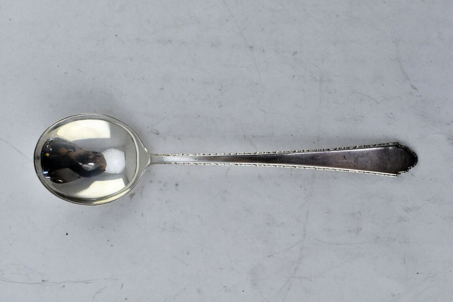William & Mary by Lunt Sterling Silver 6 1/2" Round Bowl Bouillon Soup Spoon 1oz