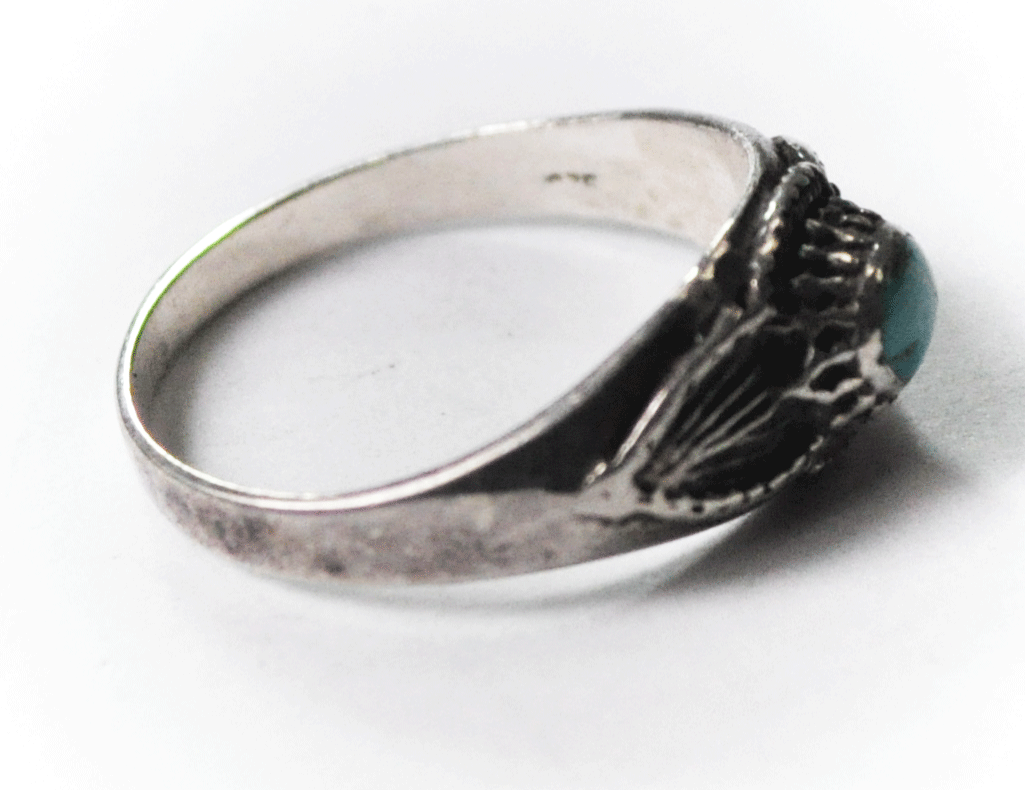 Vintage Sterling Silver Turquoise Striped Leaf Sides 8mm Size 7 Ring
