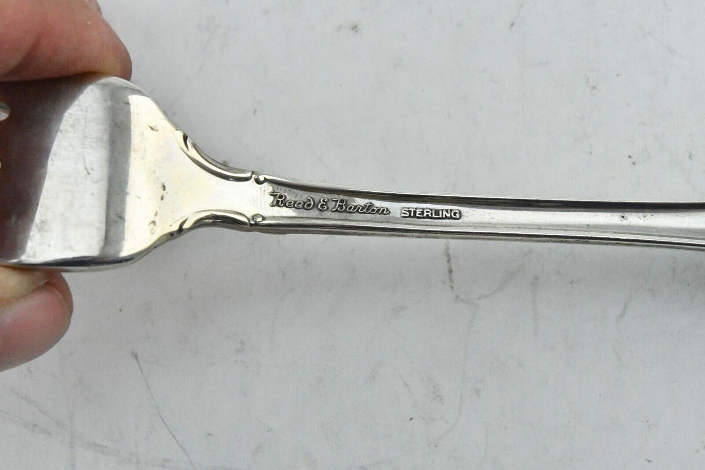 Hampton Court by Reed & Barton Sterling Silver 7 1/2" Place Dinner Fork 1.6oz.