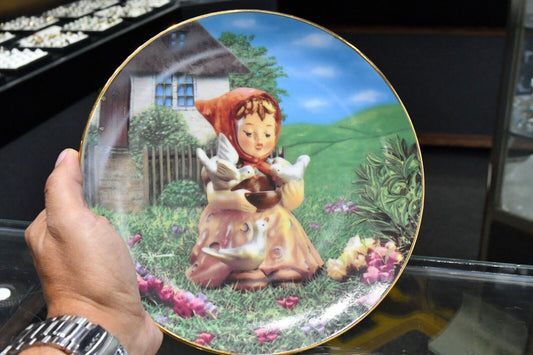 1993 Danbury Mint M.J. Hummel "Cinderella" Plate Collection 8" Gentle Friends