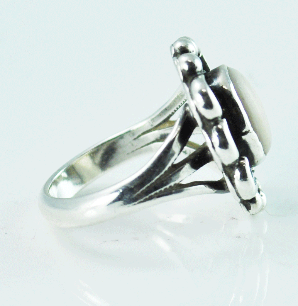 Sterling Silver Mother of Pearl Oval Tri Split Ring 20mm Size 6 K.P. Flower Dot