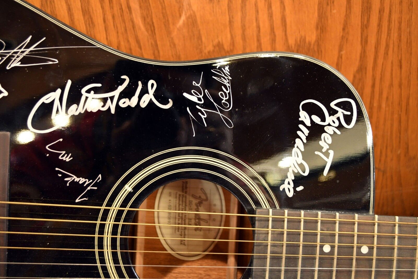 Fender Acoustic Guitar Signed by 13 Cast Members of Lizzie McGuire Disney Cruise