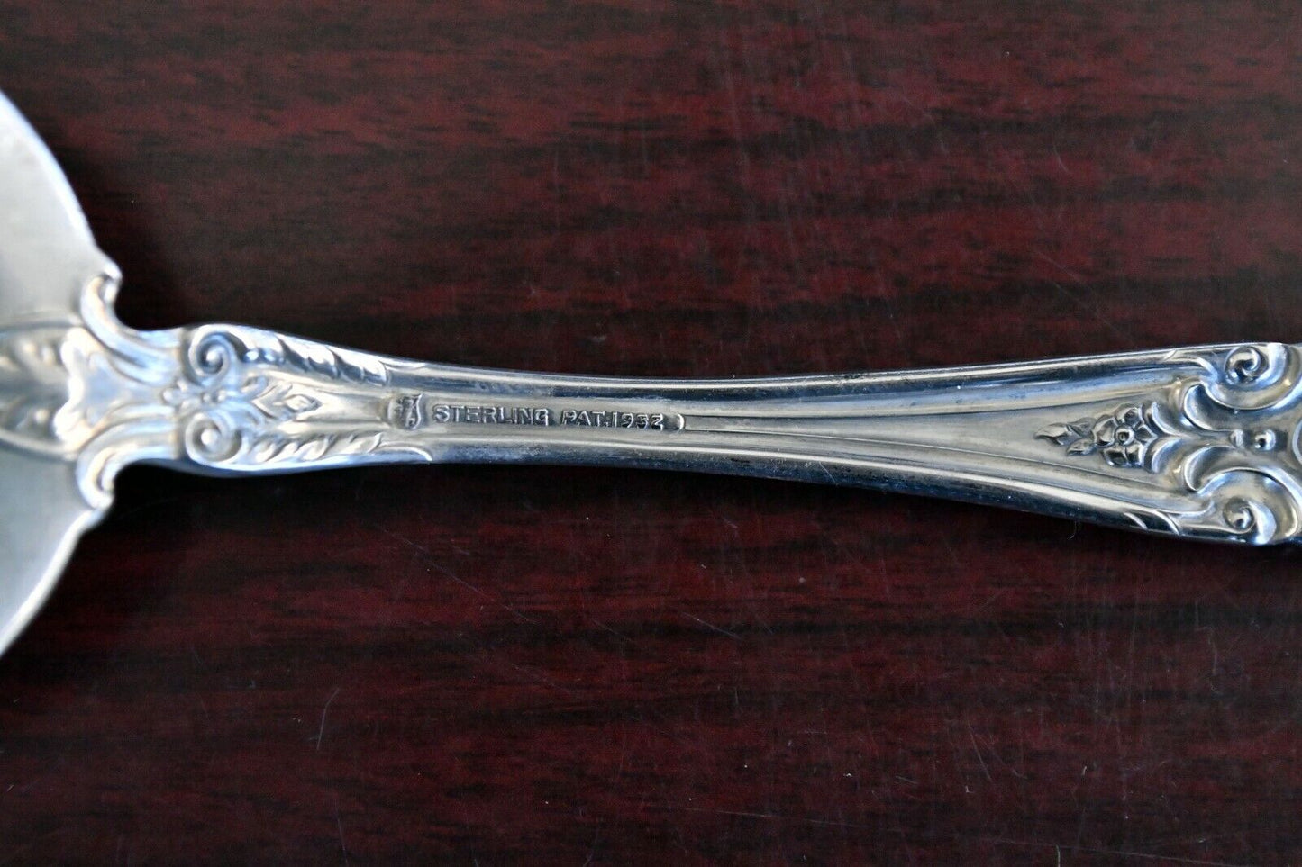 King Richard by Towle Sterling 8 1/8" Solid Medium Cold Meat Serving Fork 2.9oz.