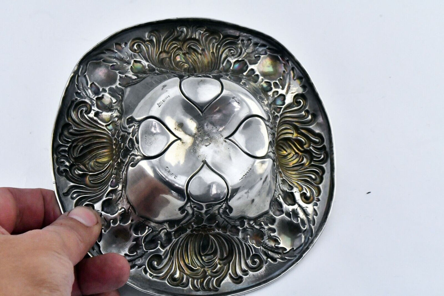 Chrysanthemum Floral #325C Sterling Silver 5 5/8" Wide Candy Nut Dish 1.7oz.