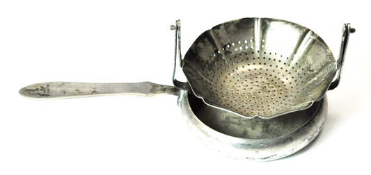 900 Fine Silver Siam Peru Porringer Tea Strainer 5.5"