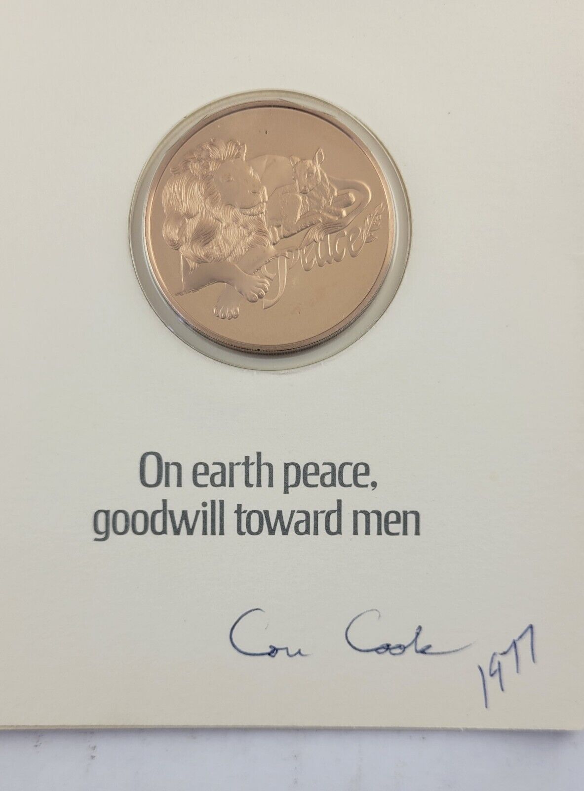 1977 Franklin Mint Bronze Holiday Greeting Card Medal Peace Lion Lamb Goodwill