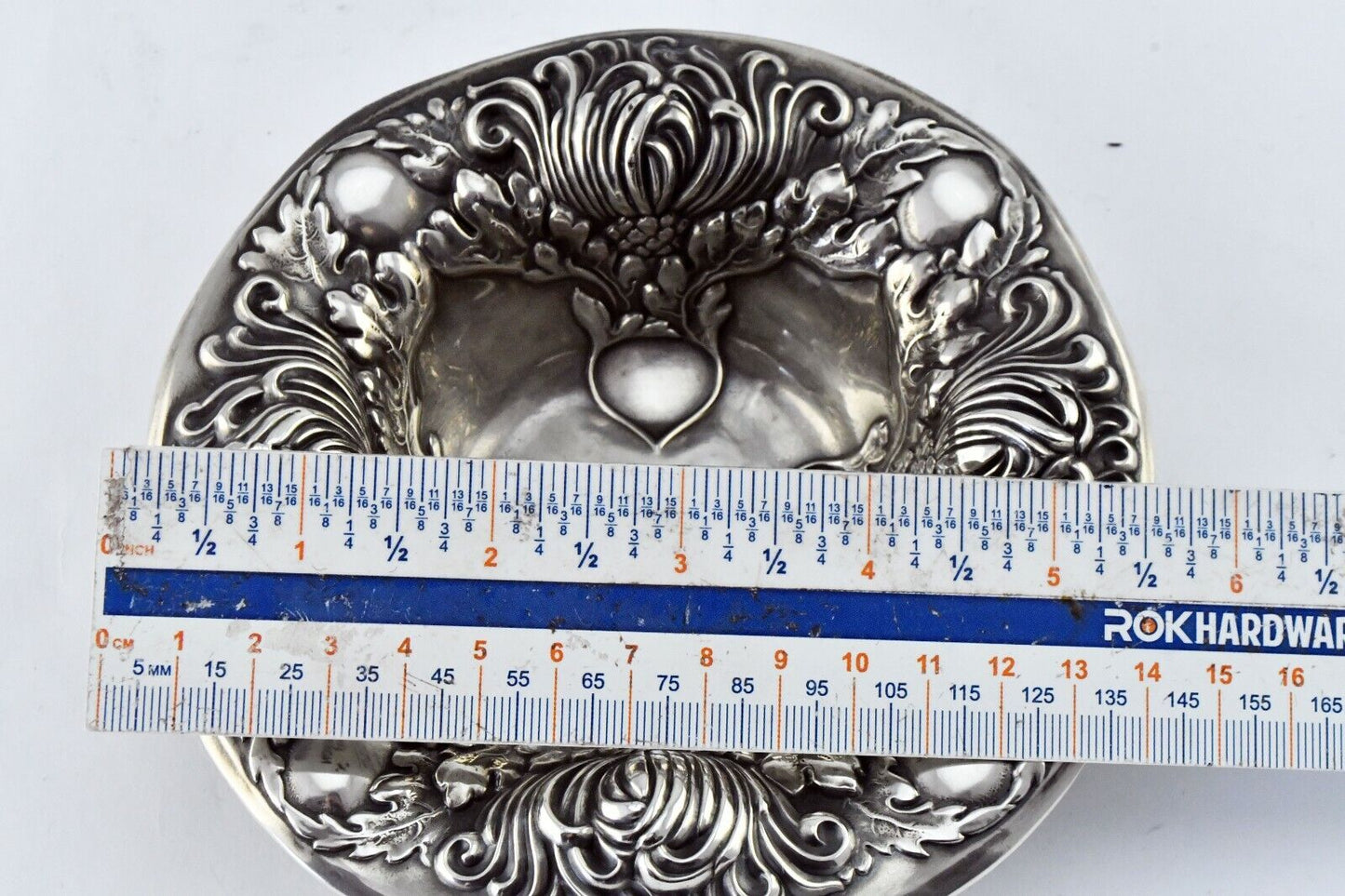 Chrysanthemum Floral #325C Sterling Silver 5 5/8" Wide Candy Nut Dish 1.7oz.