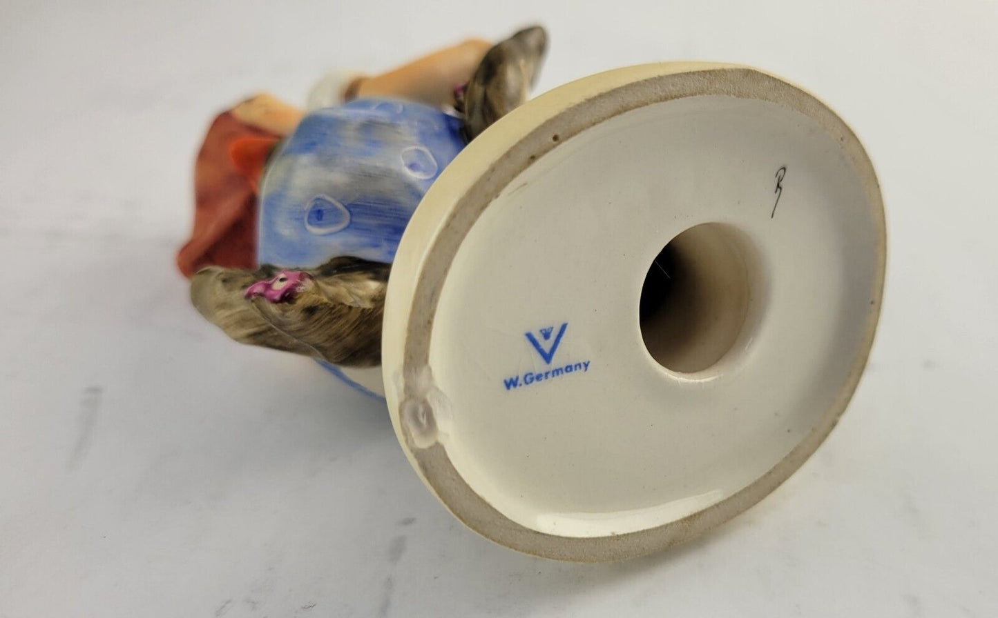 Goebel Hummel  W. Germany 3 7/8" Figurine  141 3/0 Apple Tree Girl Germany TMK-3