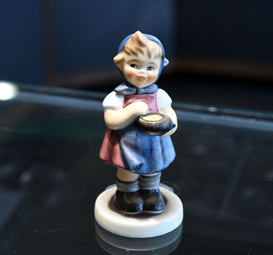 Goebel Hummel #629 From me to you TMK 7 Germany 3 1/2" Girl Bowl Figurine