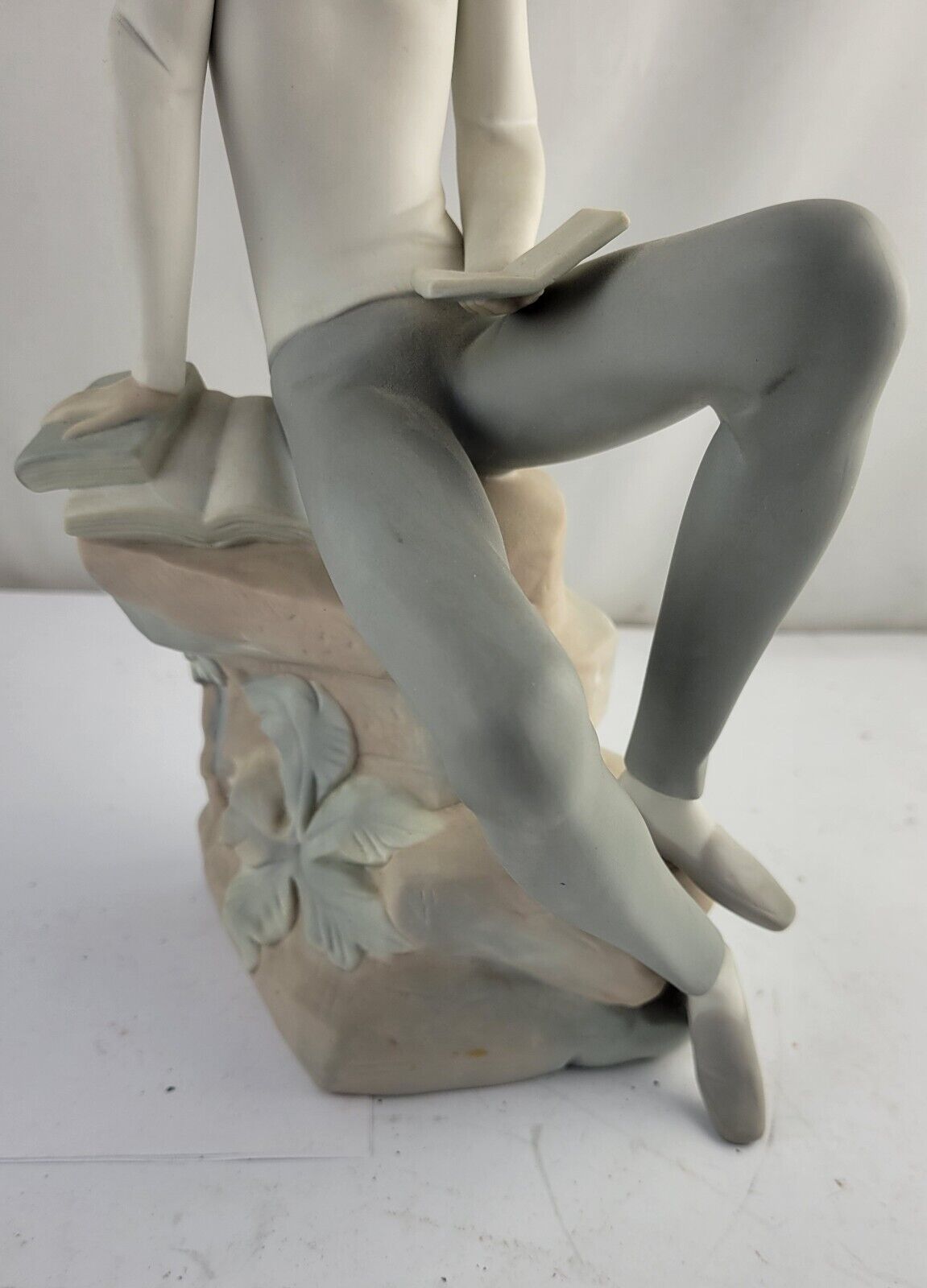 Lladro Hebrew Student Reading Porcelain Figurine 4684 Jewish Boy 11 1/2" Spain