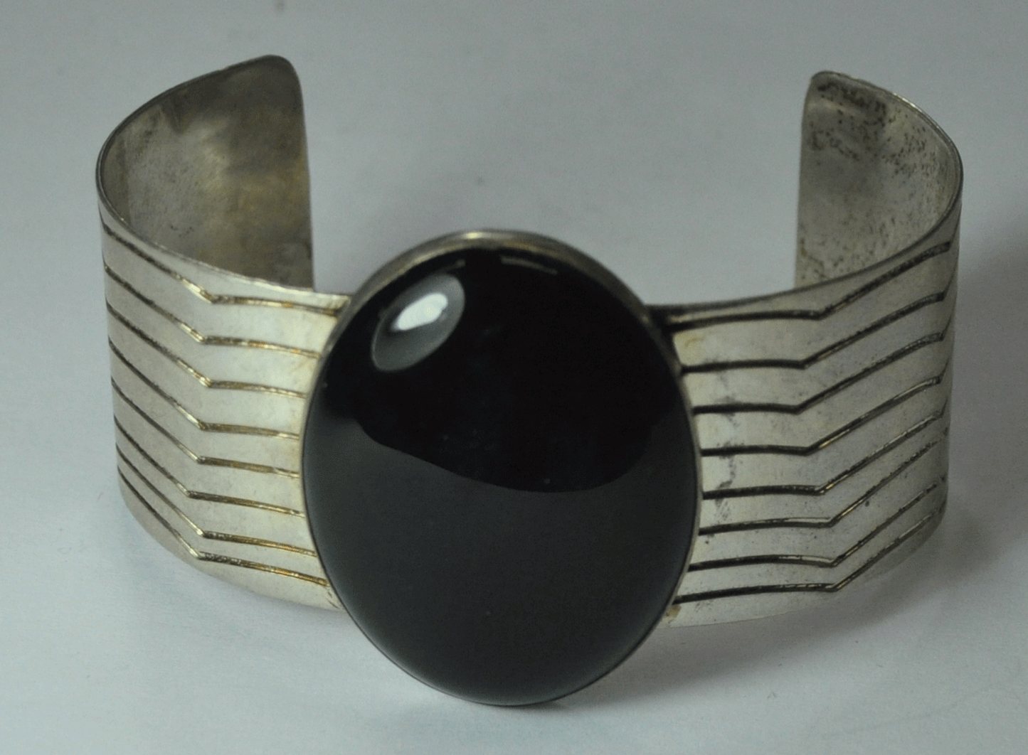 Sterling Oval Onyx Signed A11 Zigzag Stripe Cuff Bracelet 40mm 7-1/4" Wrist