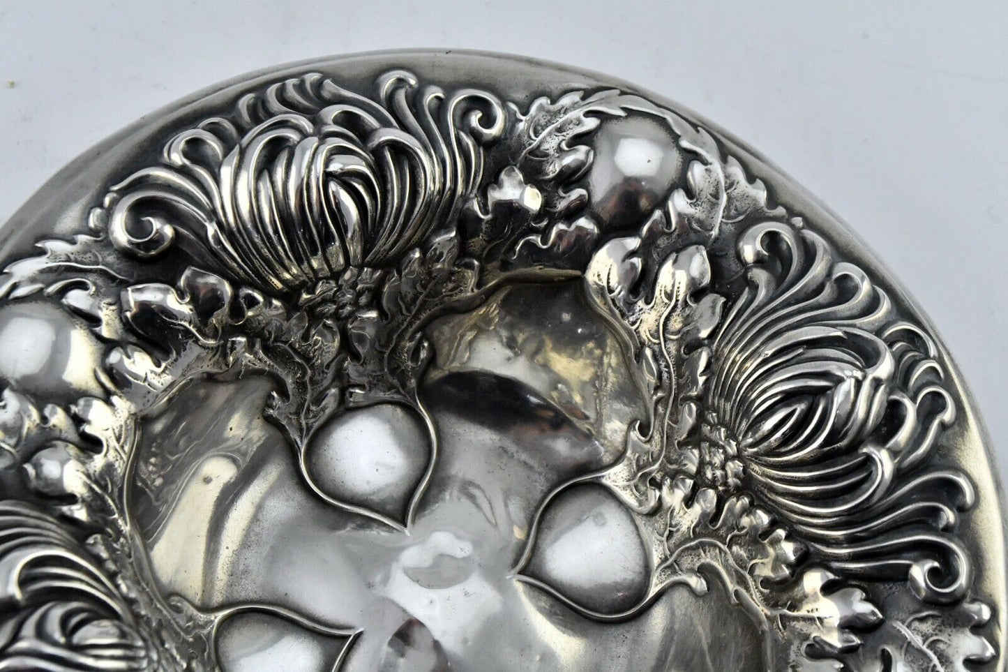 Chrysanthemum Floral #325C Sterling Silver 5 5/8" Wide Candy Nut Dish 1.7oz.