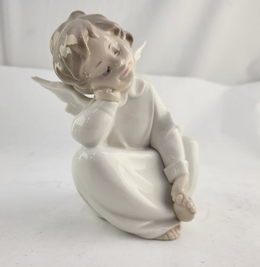 Lladro Cherub Angel Thinking Sitting Girl Figurine B-14