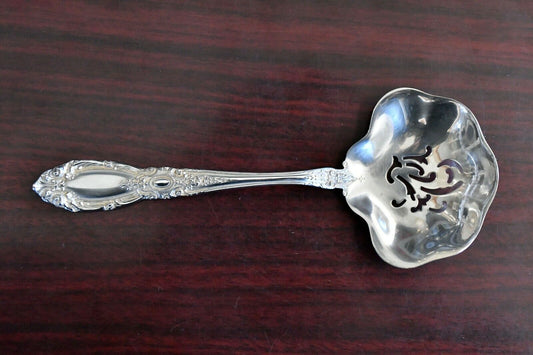 King Richard by Towle Sterling Silver 5 7/8" Pierced Bon Bon Server 1.2 oz.