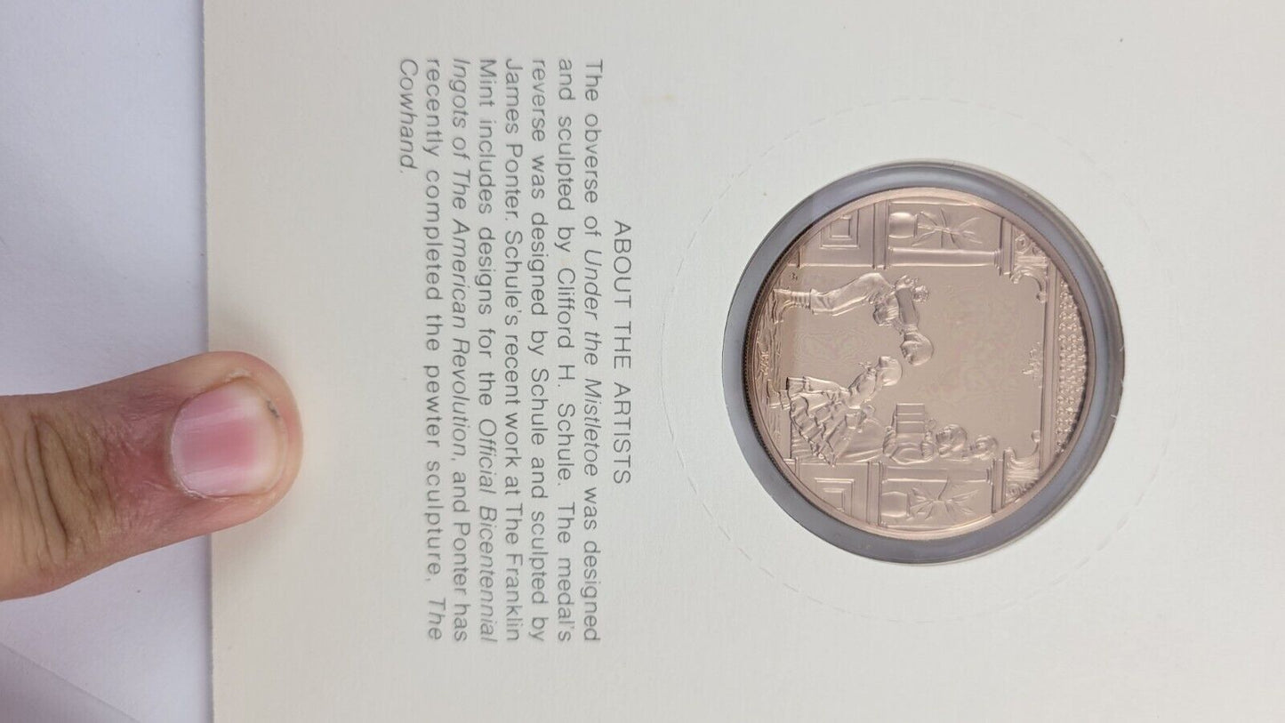 1979 Franklin Mint Christmas Holiday Card Coin Under The Mistletoe Bronze Coin