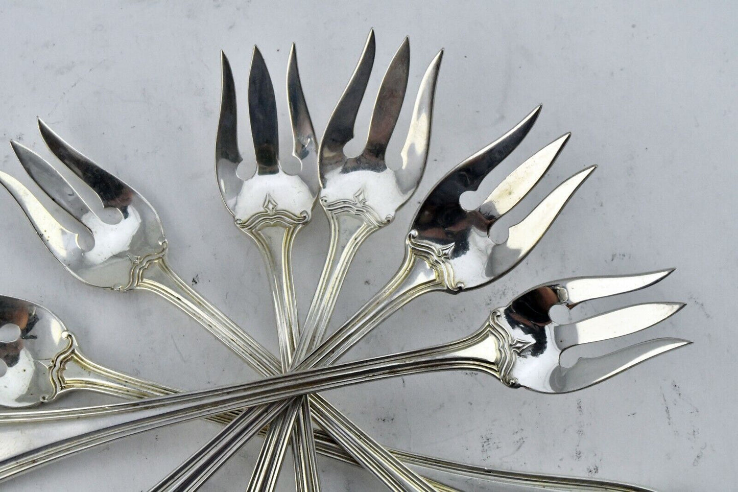 Set of 6 Hepplewhite by Reed & Barton Sterling Silver 5 1/2" Oyster Fork 3.5 oz.