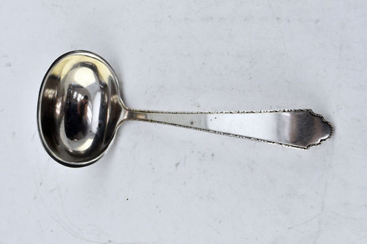 William & Mary by Lunt Sterling Silver 5 7/8" Solid Gravy Ladle 1.6 oz.