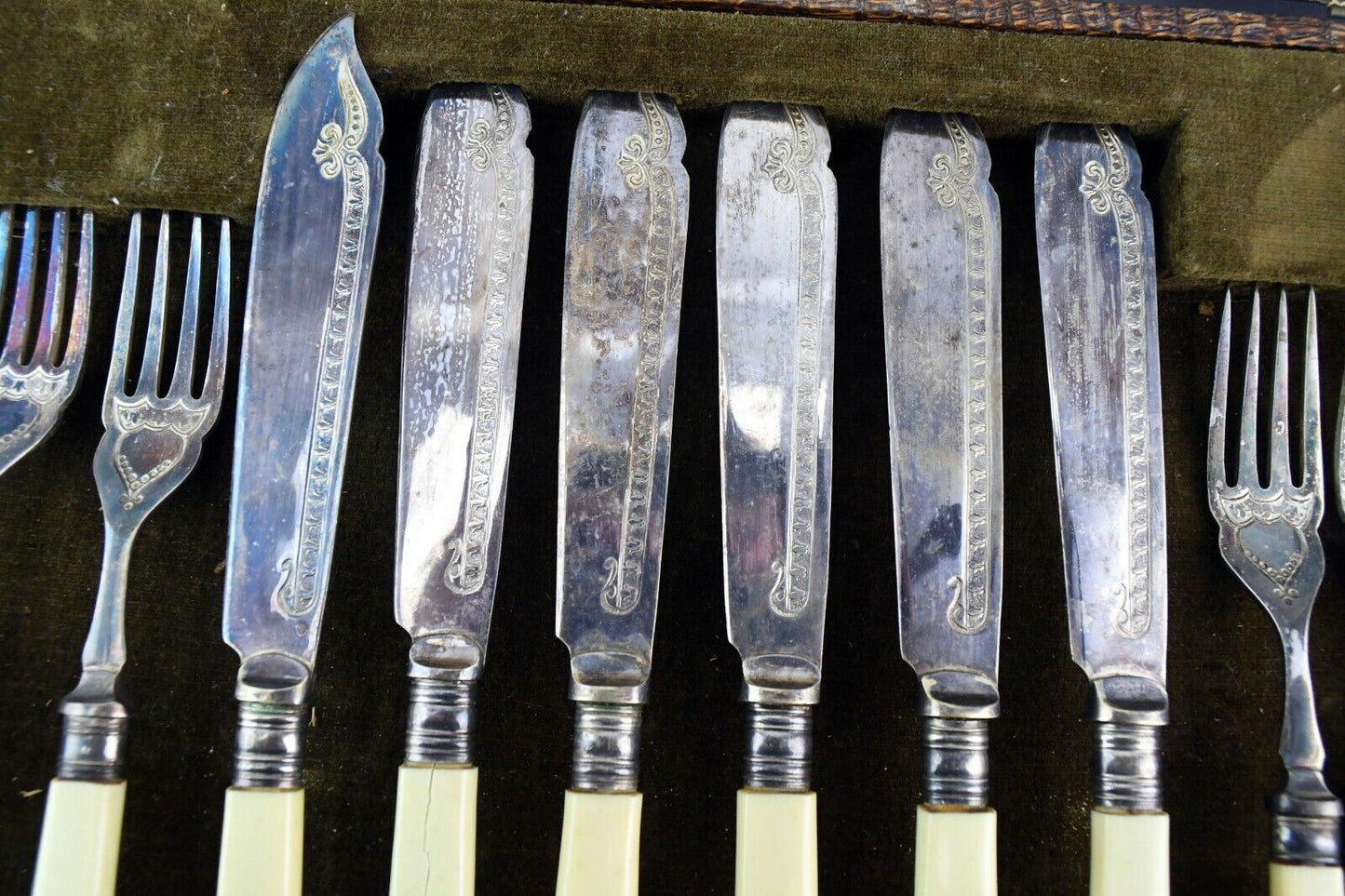 6 Place Setting EPNS England Set w/Serving Fish Utencils Silver Plate Boxed