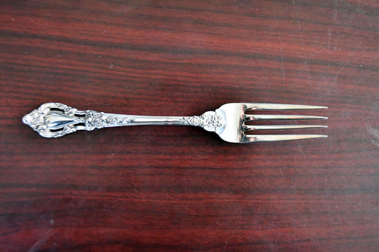 Eloquence by Lunt Sterling Silver 7 1/4" Solid Dinner Fork 1.9 oz.