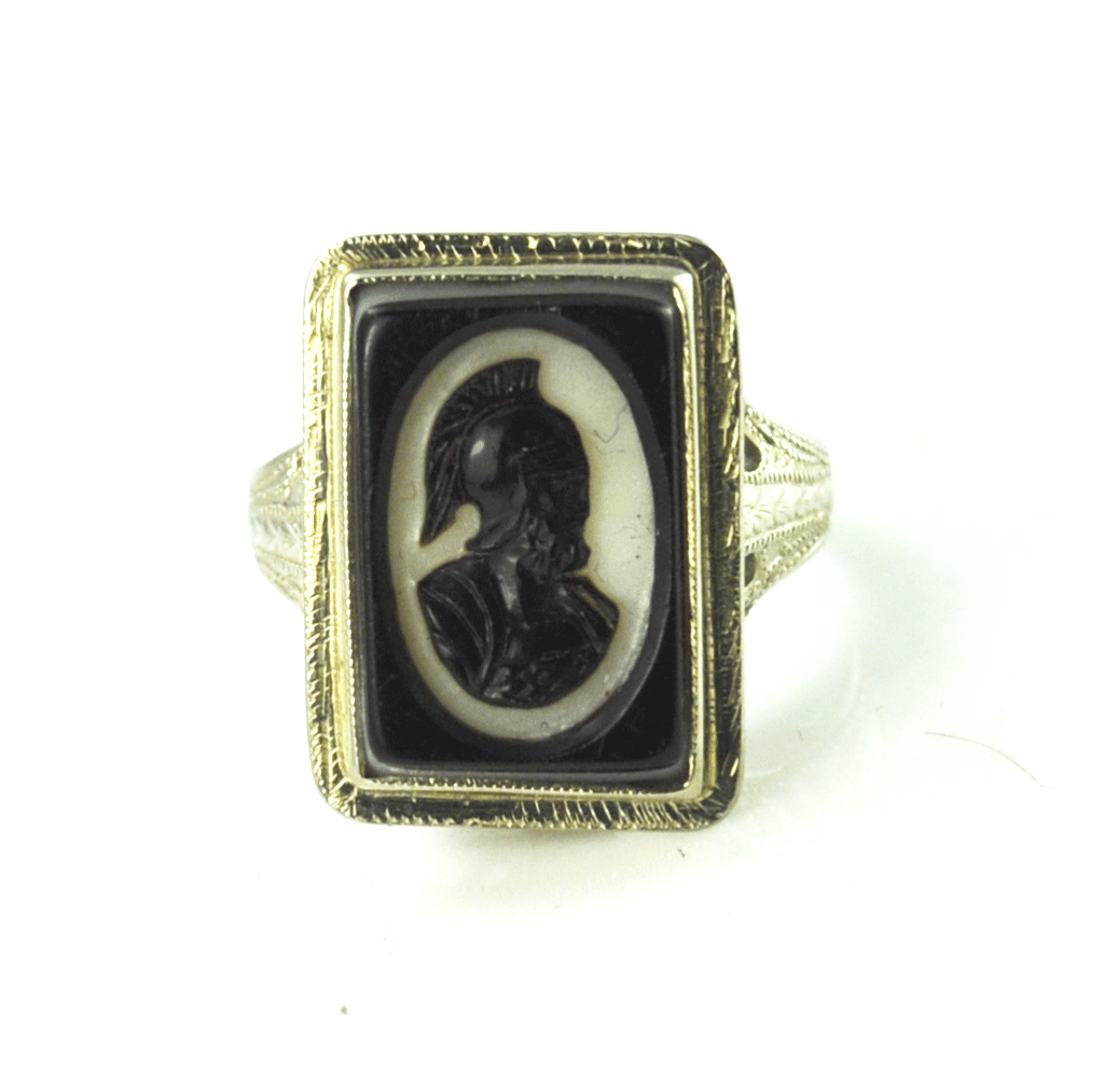 14kwg Black & White Carved Agate Rectangle Filigree Ring 16mm Size 4