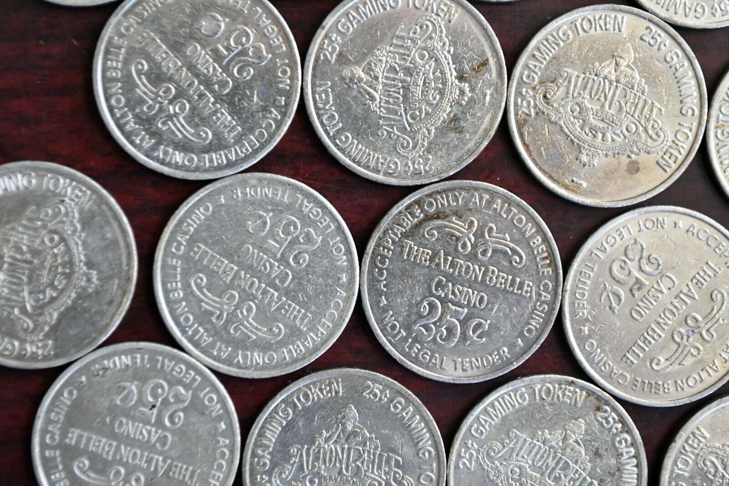 Alton Belle Riverboat Casino Set of (18) Twenty Five Cent 25c Slot Gaming Token
