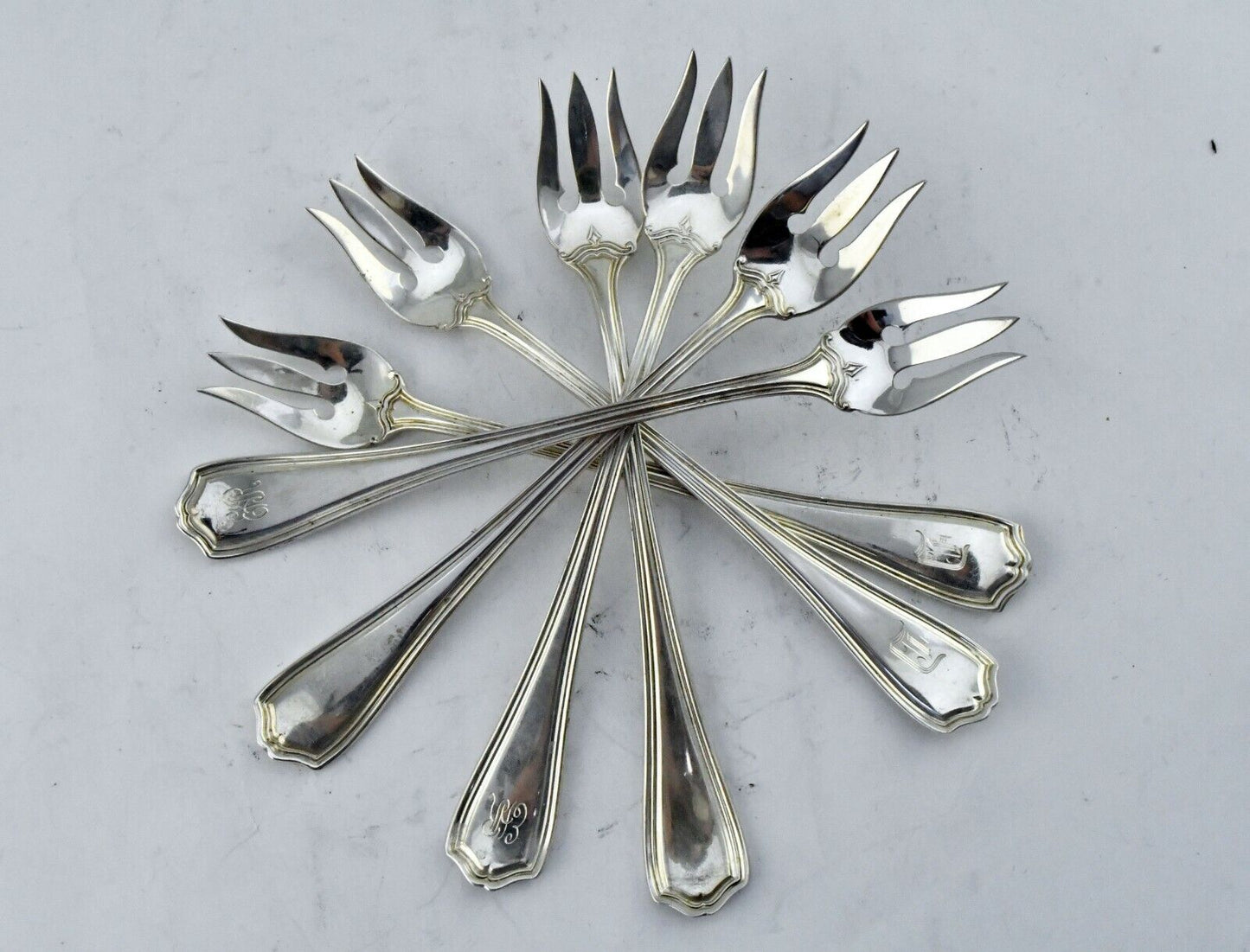 Set of 6 Hepplewhite by Reed & Barton Sterling Silver 5 1/2" Oyster Fork 3.5 oz.