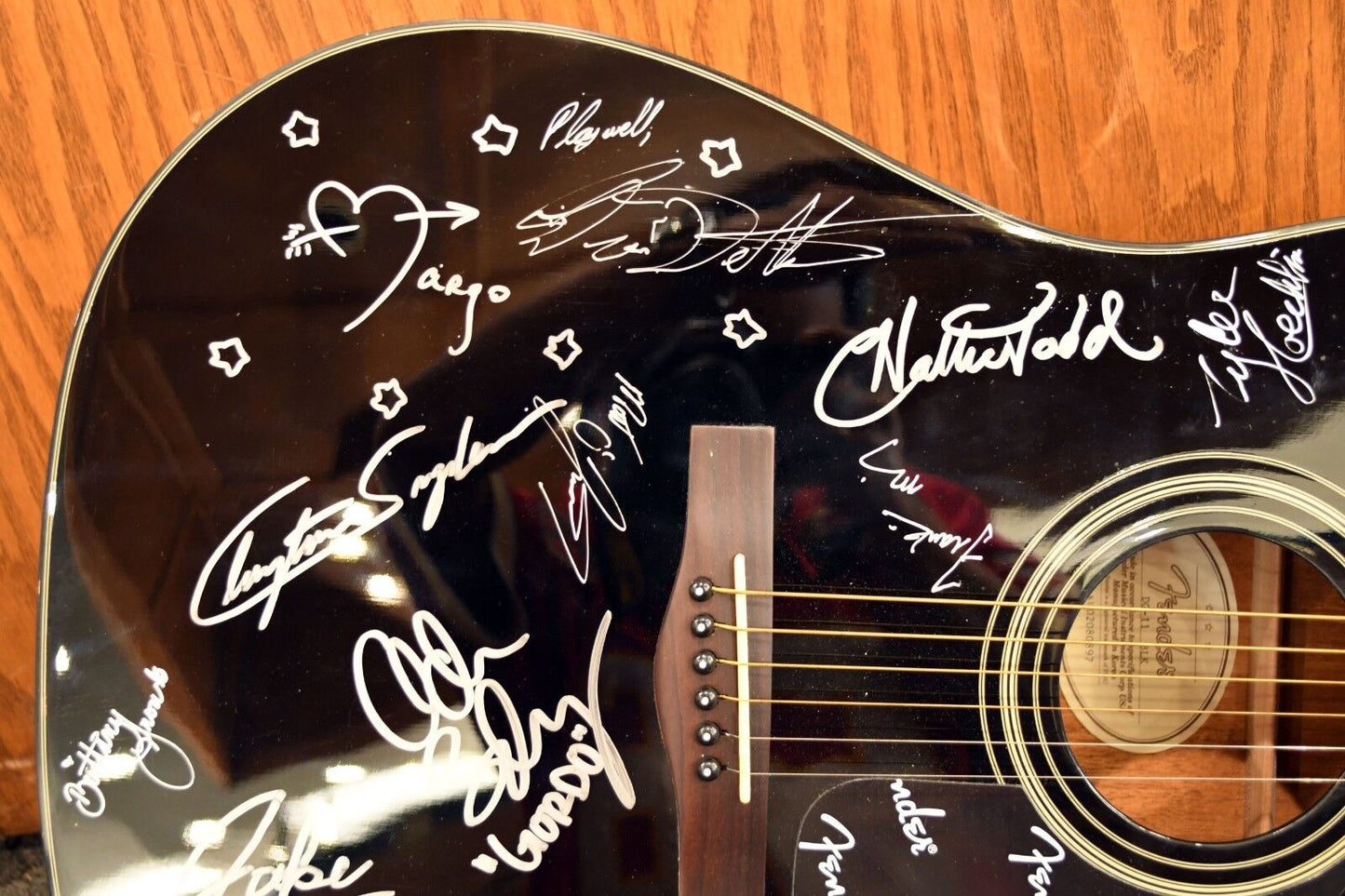 Fender Acoustic Guitar Signed by 13 Cast Members of Lizzie McGuire Disney Cruise