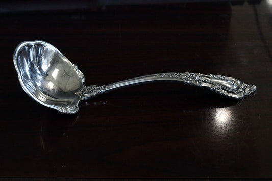 Eloquence by Lunt Sterling Silver 2.2 oz. Solid Gravy Ladle 6 1/4"
