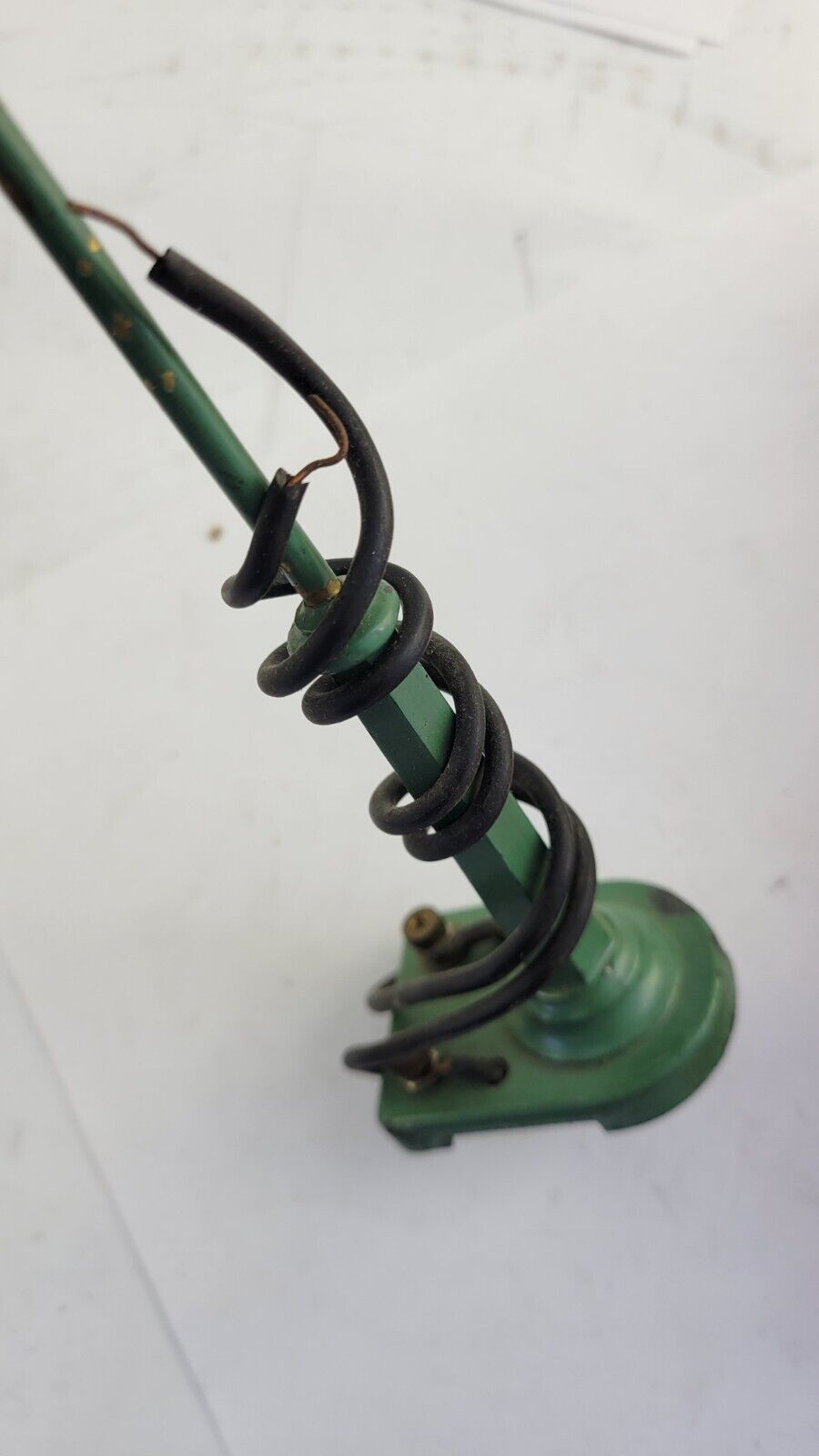 Pre-War Lionel #58 "Gooseneck" Lamp Post, Green With Box