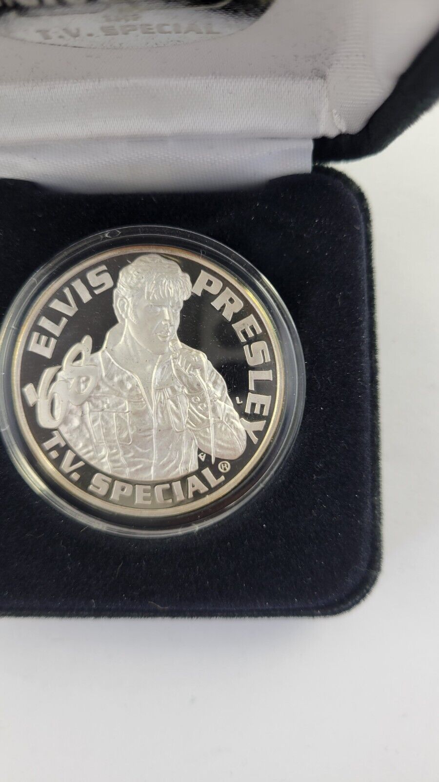 1998 Elvis Presley 1968 T.V. Special 30th Anniversary. 999 Fine Silver 1oz.